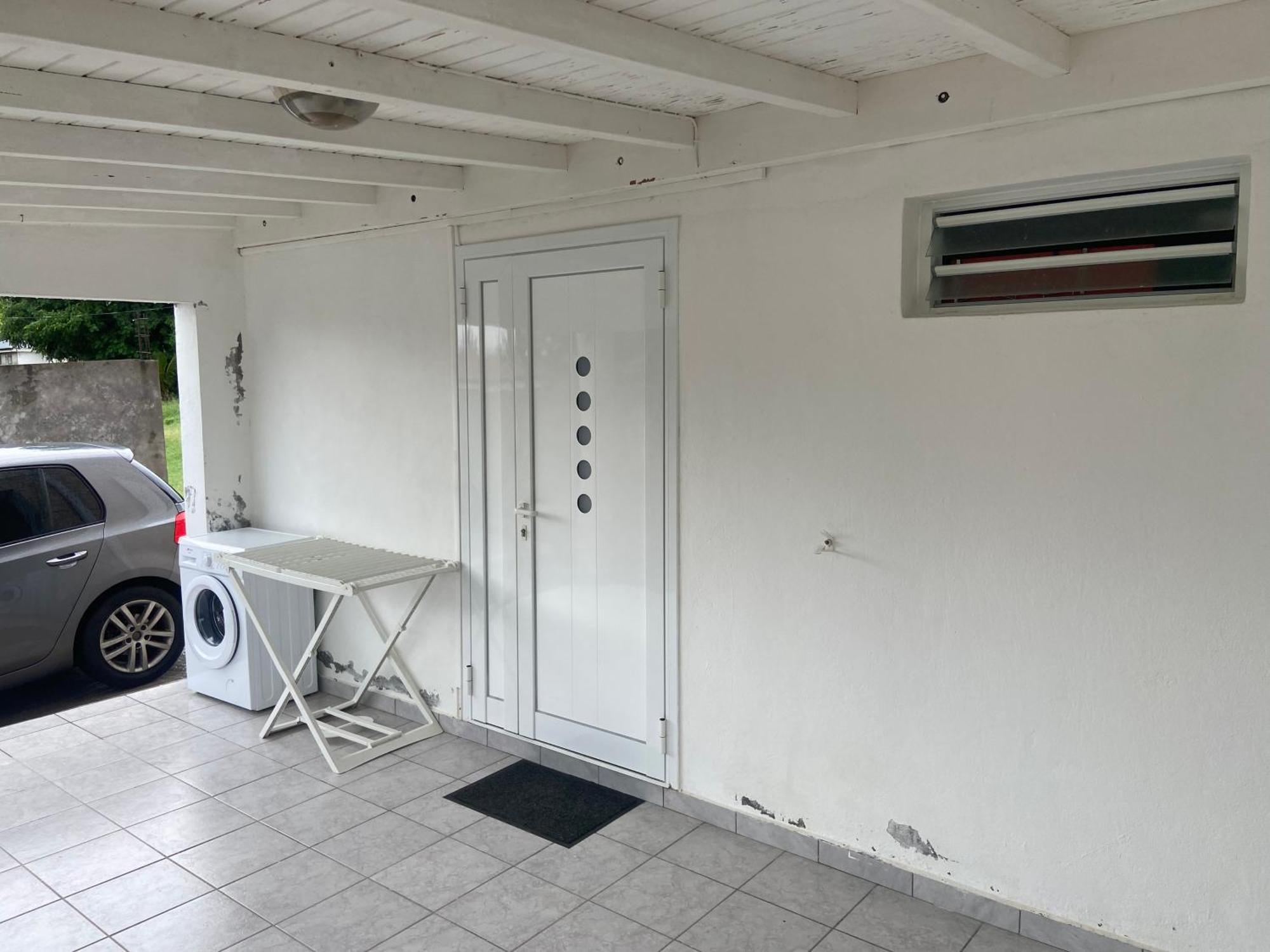 Logement De 40M2 Avec Terrasse, Moderne Et Equipe Petit-Canal ภายนอก รูปภาพ