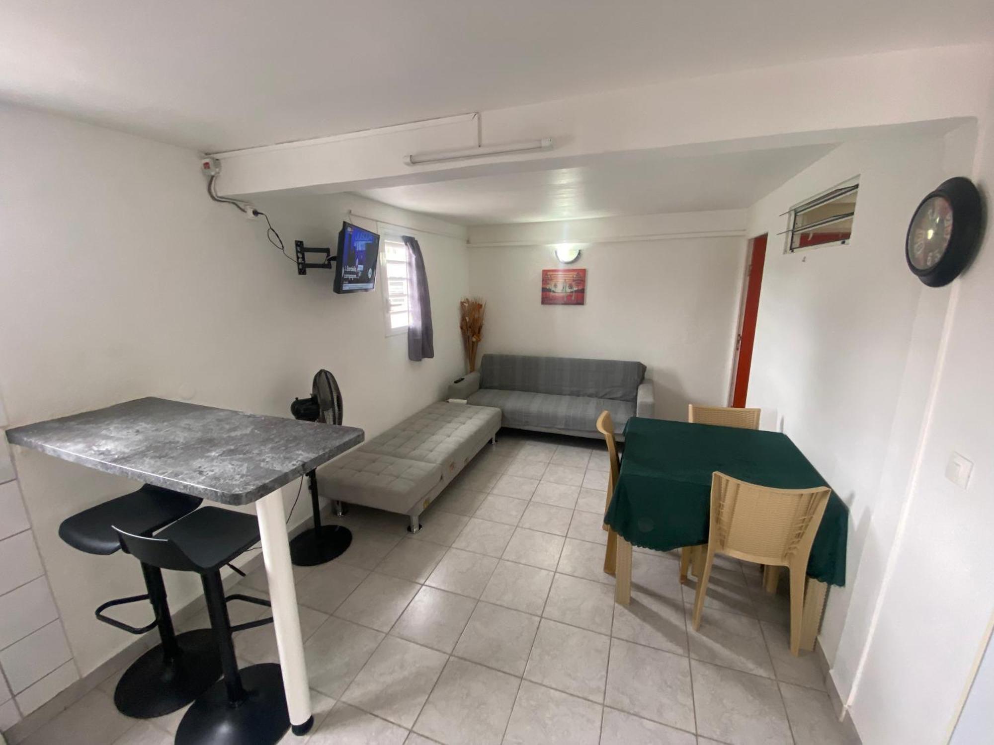 Logement De 40M2 Avec Terrasse, Moderne Et Equipe Petit-Canal ภายนอก รูปภาพ