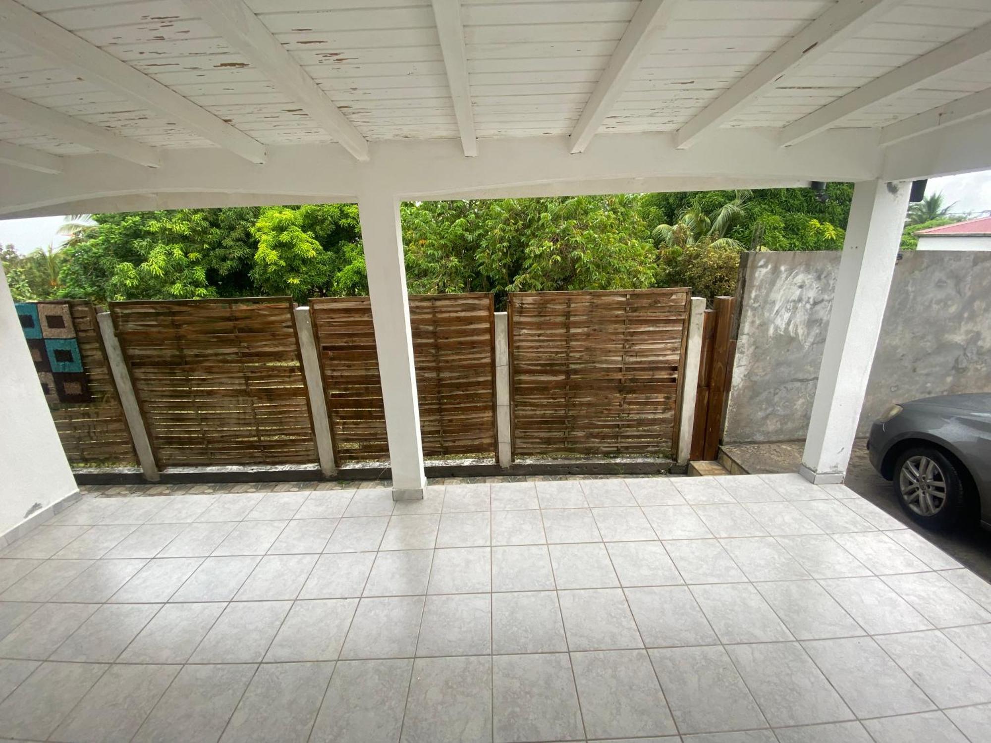 Logement De 40M2 Avec Terrasse, Moderne Et Equipe Petit-Canal ภายนอก รูปภาพ